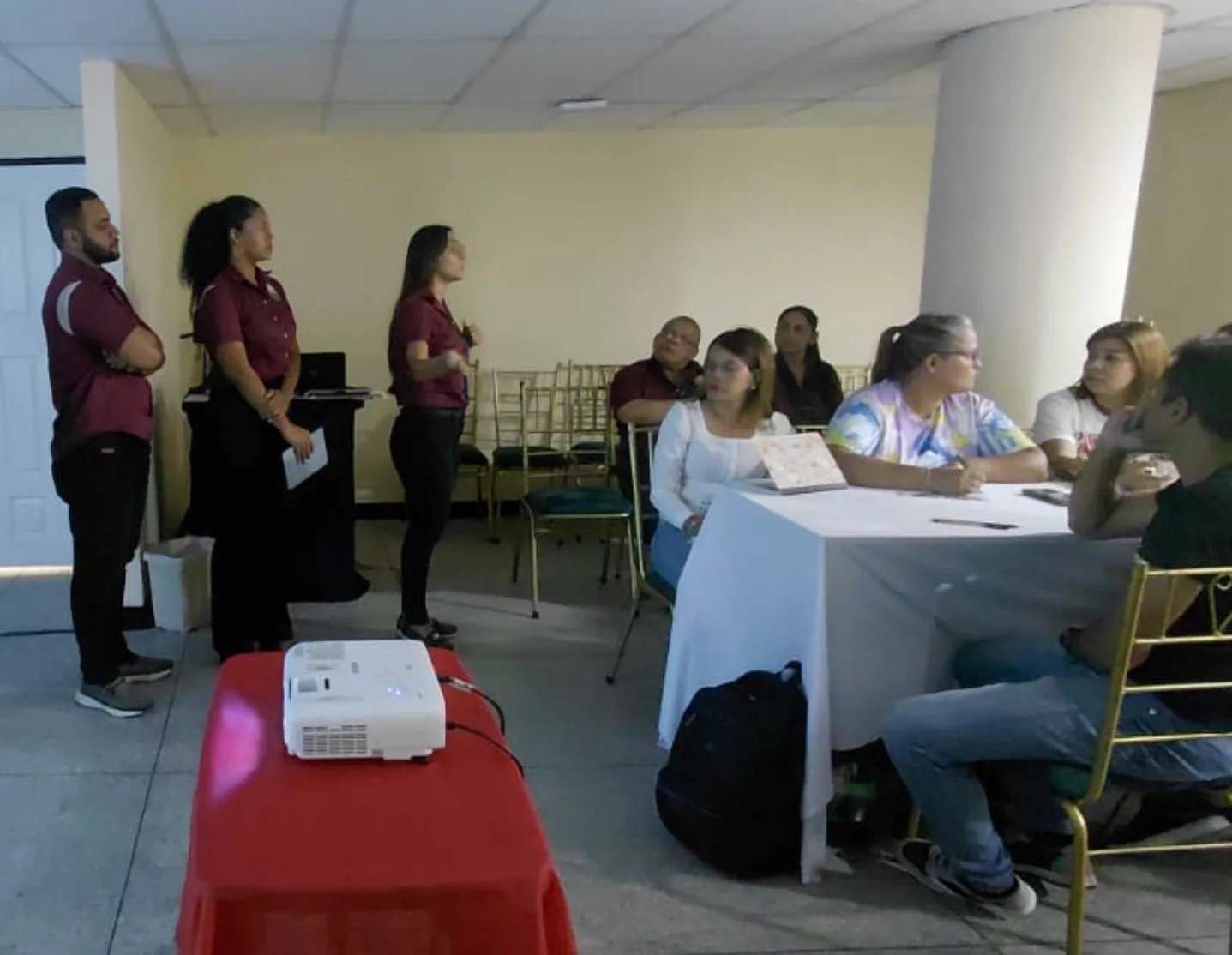 CET capacita a entes sujetos a control en el manejo del Expediente Único de Contratación