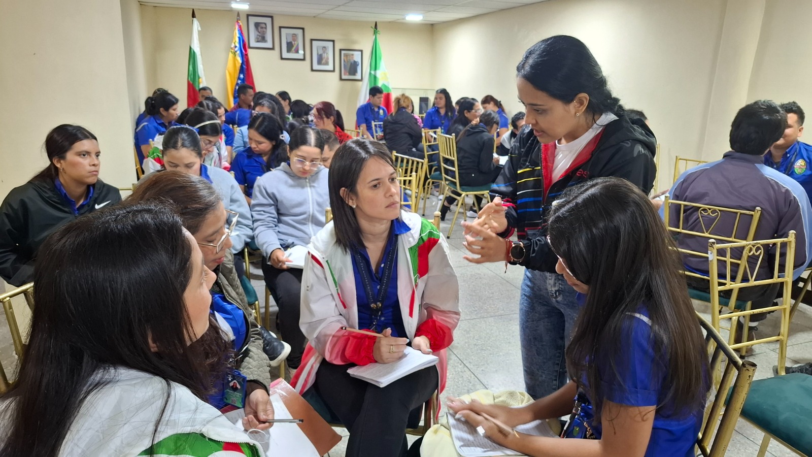 Funcionarios de la CET elevan conocimientos con taller de ortografía, redacción e inteligencia artificial